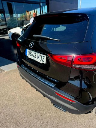 MERCEDES-BENZ GLA 200d AMG Line — 2023