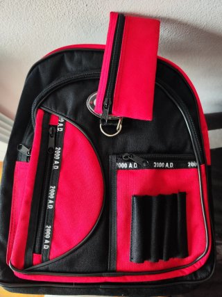 Mochila Escolar Preta e Vermelha USA 2000 A.D.
