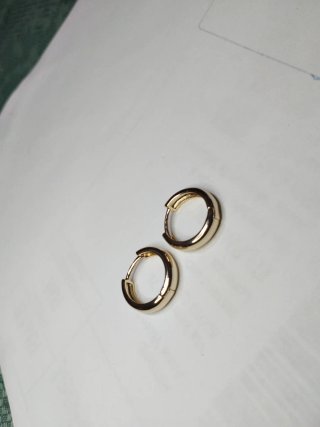 H547 Orecchini uomo cerchietto inox oro 1,7 mm