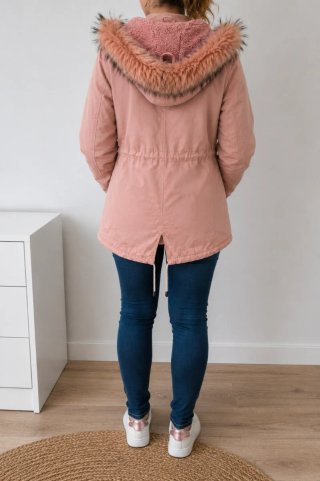 Impecable Parka rosa con forro de borreguito