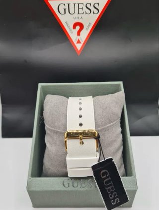 Reloj Guess Dorado y Blanco