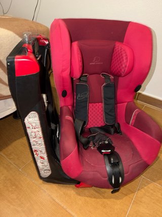 Silla de coche para bebé color rojo