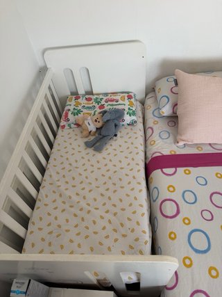Cuna blanca en buen estado