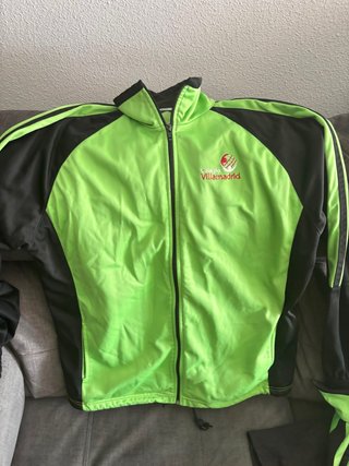 Chaqueta y sudadera deportiva colegio Villamadrid