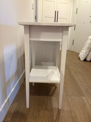 Mesitas de noche IKEA Hemnes y Musken