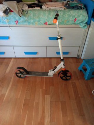 2 Patinetes infantiles marca lionelo