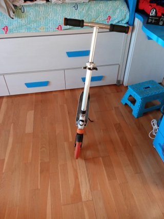 2 Patinetes infantiles marca lionelo