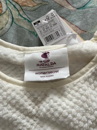Pijama polar con estampado de llamas