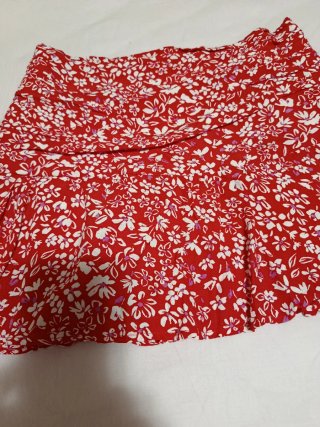 Falda Stradivarius Talla M Flores Rojas