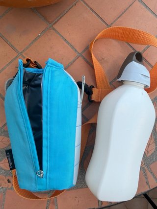Cantimplora Campingaz con funda y correa