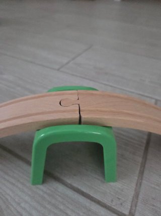 Tren de madera con locomotora y accesorios