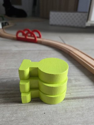 Tren de madera con locomotora y accesorios
