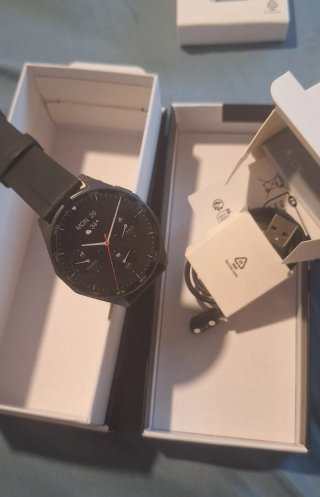 Smartwatch Nero e Grigio