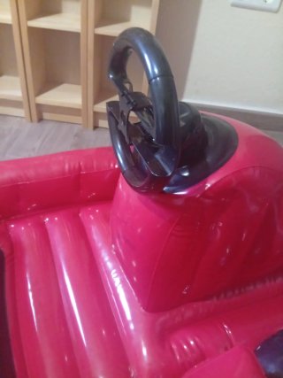 Coche hinchable y juego de Pocoyó Racing para wii