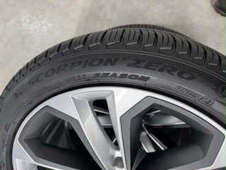 Llantas Audi Q8 SQ8 R22 Originales Audi Sport