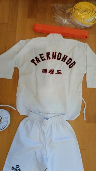 Conjunto Taekwondo Daedo Niño Talla  4-5 años