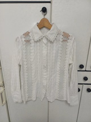 Blusa blanca bordada