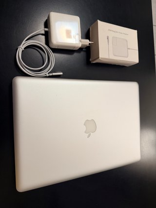 Apple MacBook Pro 15" Early 2011 Core i7 Quad Core