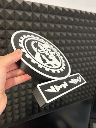 Van Va’s - Logo 3D