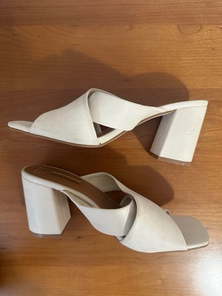 Sandalias tacón Primark beige/blanco talla 37