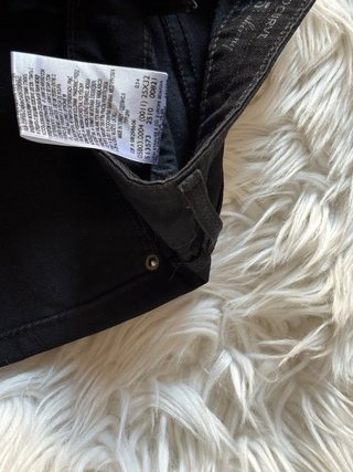 Shorts vaqueros negros Levi’s (Custom) | W25