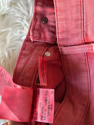 Pantalon corto short vaqueros rojo Levi’s (Custom)