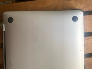 MacBook Pro 13 M2 512GB 8GB RAM 2022 * 94 ciclos *