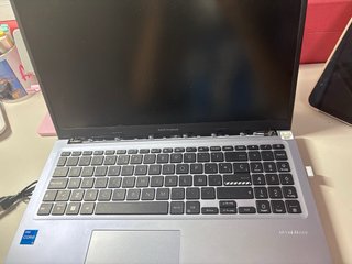 Portátil ASUS Vivobook Gris/Plateado