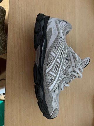 Zapatos Asics Gel Gris y Blanco