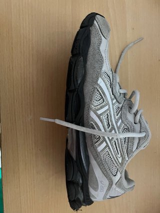 Zapatos Asics Gel Gris y Blanco
