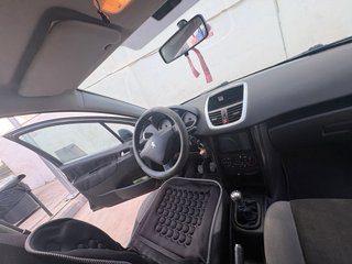 Peugeot 207 2009