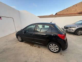 Peugeot 207 2009