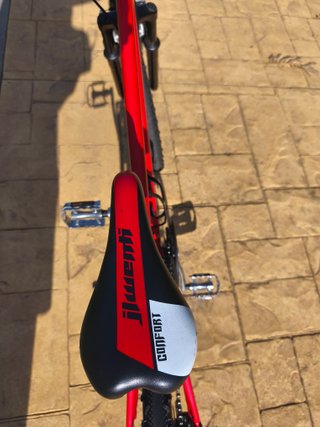 Bici 24" con suspensión (8-12 años) buen estado