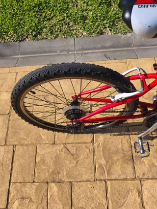 Bici 24" con suspensión (8-12 años) buen estado