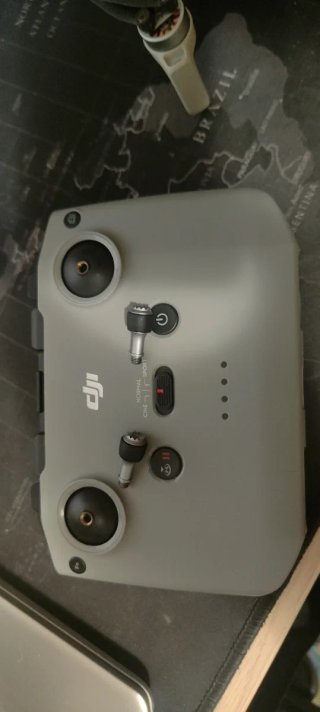 Mando DJI RC-N1 con cables C y Apple