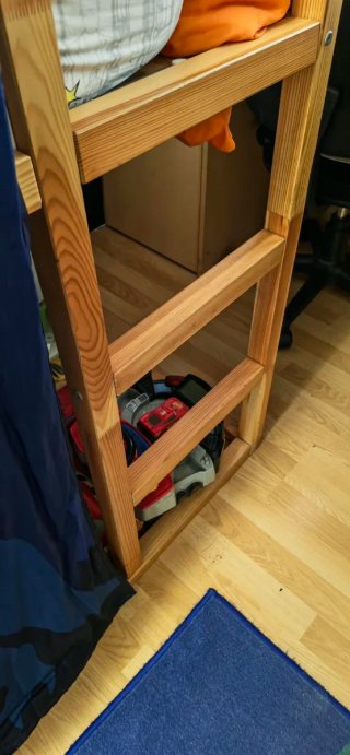 Cama infantil IKEA con tienda de campaña