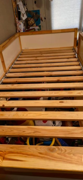 Cama infantil IKEA con tienda de campaña