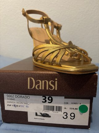 Zapatos de piel dorados para boda