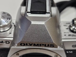 Olympus OM-D E-M10 Mark III Plata, LEER BIEN!!!