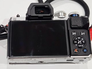 Olympus OM-D E-M10 Mark III Plata, LEER BIEN!!!