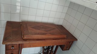 Máquina de coser Alfa antigua