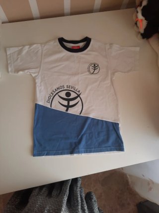 Uniforme Diocesano Talla 8 en muy buen estado