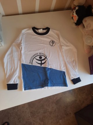 Uniforme Diocesano Talla 8 en muy buen estado