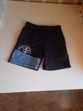 Uniforme Diocesano Talla 8 en muy buen estado