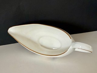 🇫🇷 Salsera porcelana con borde dorado