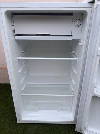 Frigorífico Jocel 85L con Congelador