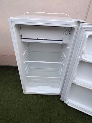 Frigorífico Jocel 85L con Congelador