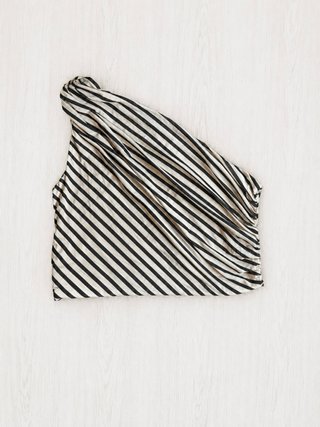 Top H&M un tirante rayas crema y negro