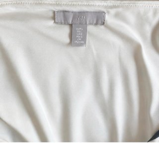 Top H&M un tirante rayas crema y negro