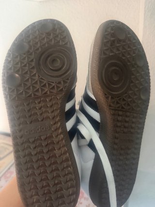 Zapatillas Adidas Samba Blancas y Grises.Un uso